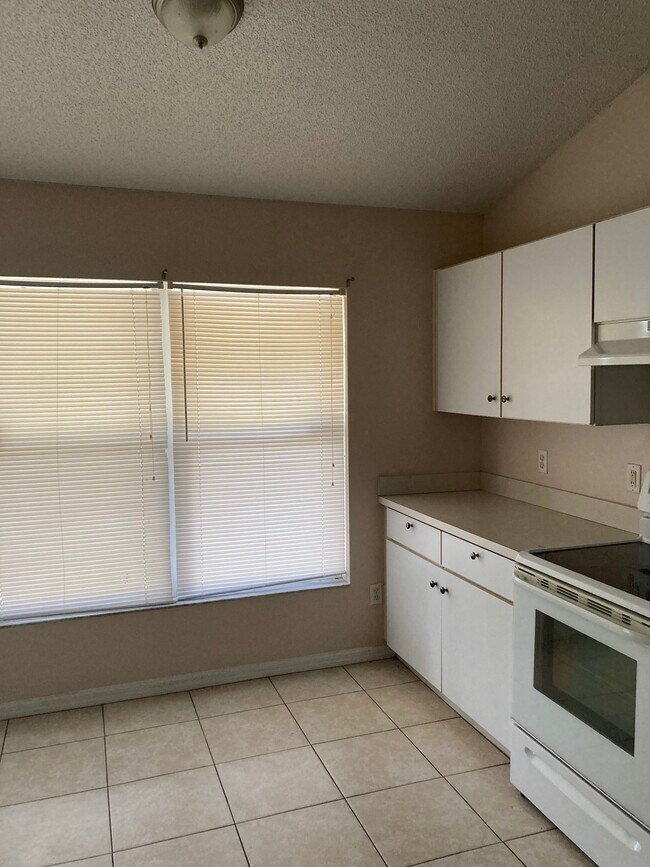Building Photo - 2742 Cullens Ct