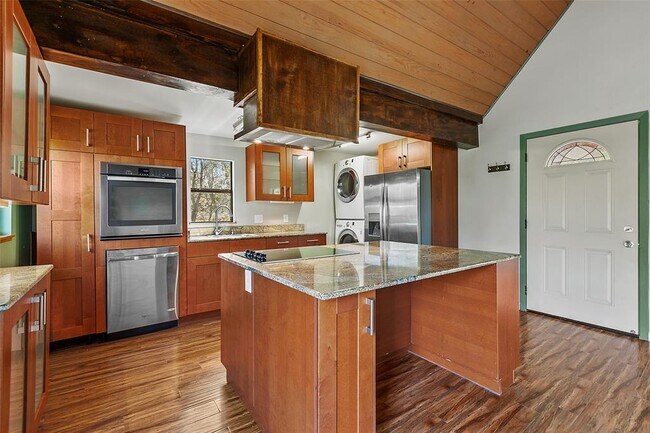 Building Photo - 4301 Stearn's Ln