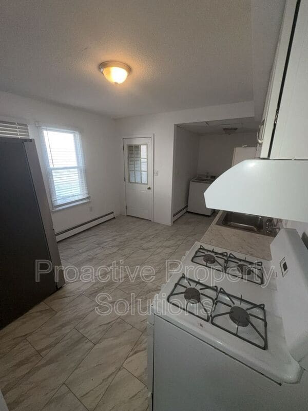 Building Photo - 415-417 17th Ave