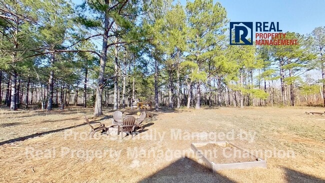 Building Photo - Beautiful Home in Hampstead on Spacious Lot