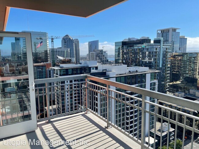 Building Photo - 2 br, 2 bath House - 300 W. Beech Street #...