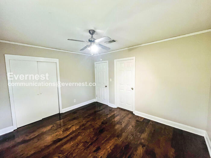 Building Photo - 1521 Wilhurst St