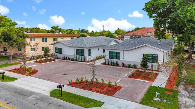 Building Photo - 406 NW 41st St