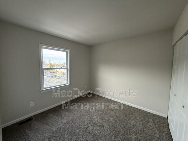 Building Photo - 406 Rann Ct