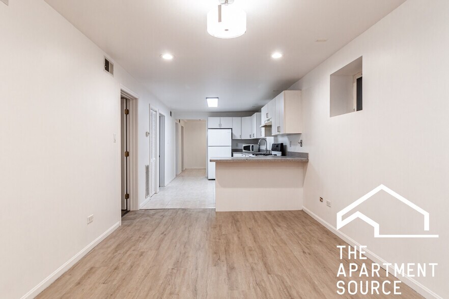 Primary Photo - 1110 W Wolfram St