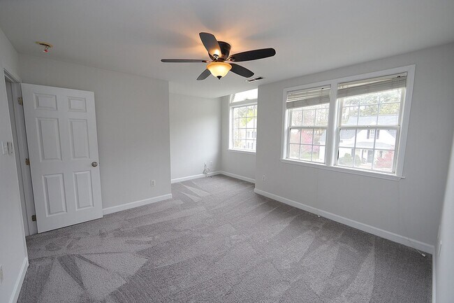 Building Photo - Lovely Four Bedroom Home in Convenient North Raleigh Location