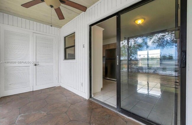 Building Photo - 5894 Longbow Ln
