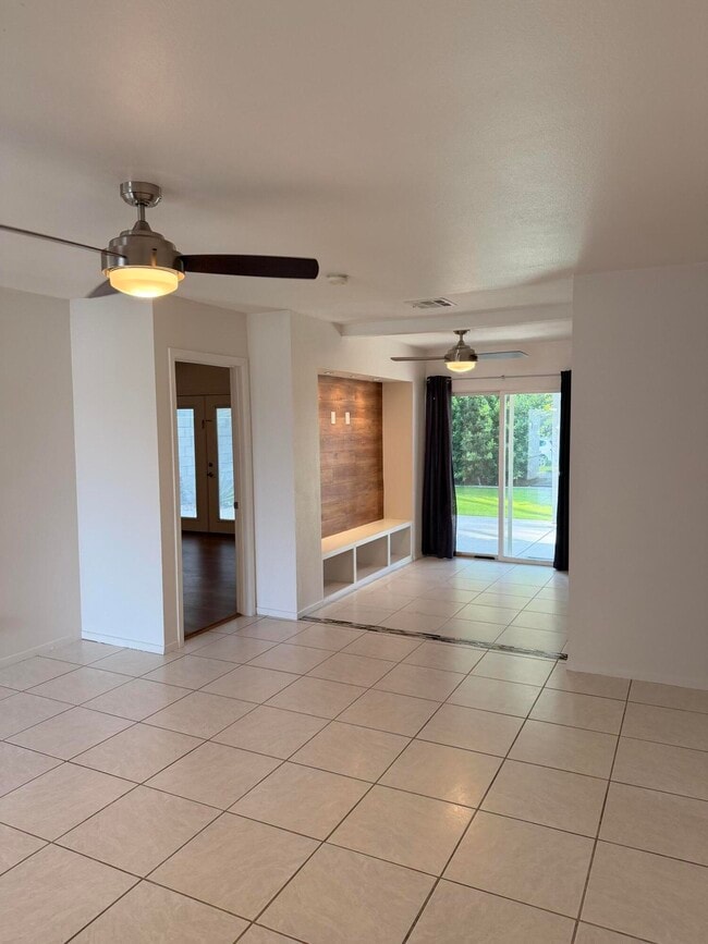 Building Photo - 51905 Avenida Velasco