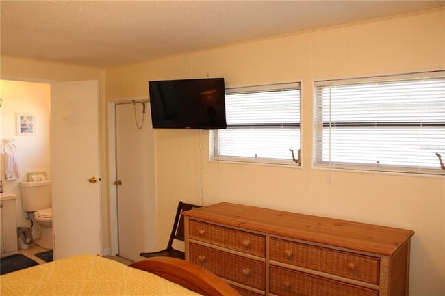 Building Photo - 5316 53rd Ave E