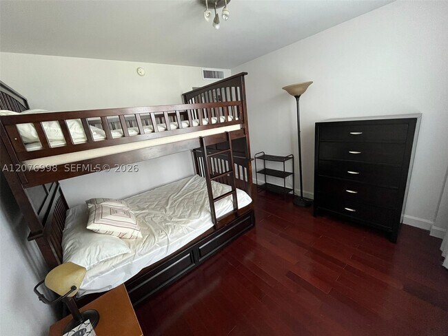 Building Photo - 5161 Collins Ave