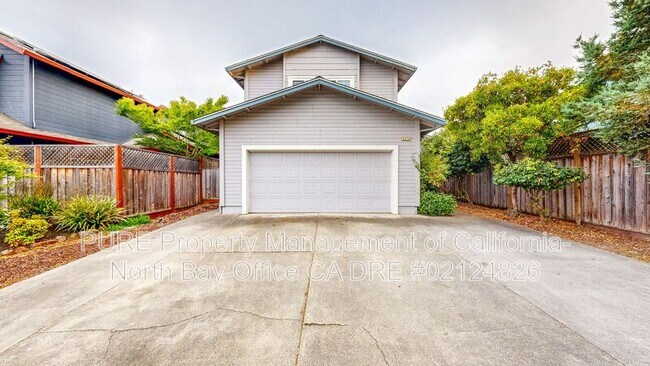 Building Photo - 2070 Pinercrest Dr