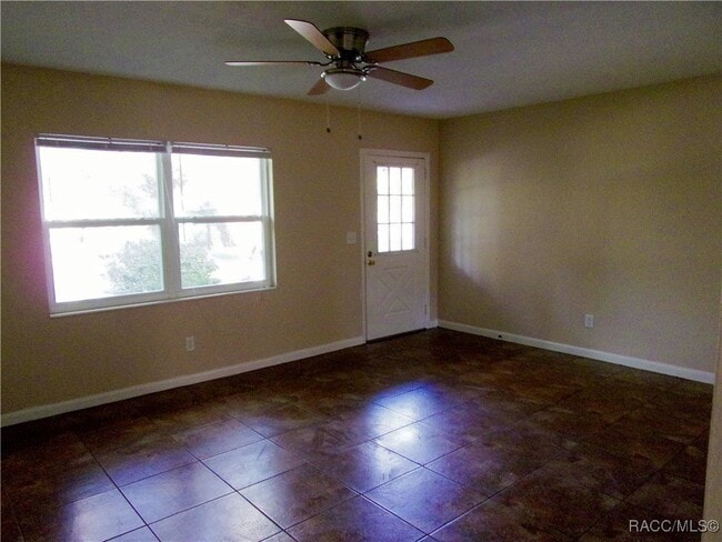 Building Photo - 711 Emery St