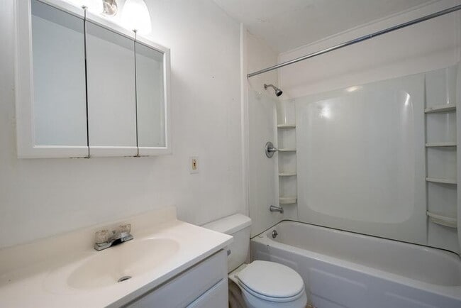 Building Photo - 50-62 East Street - 3A