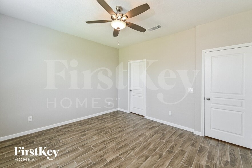 Building Photo - 2722 Skyview Long Dr