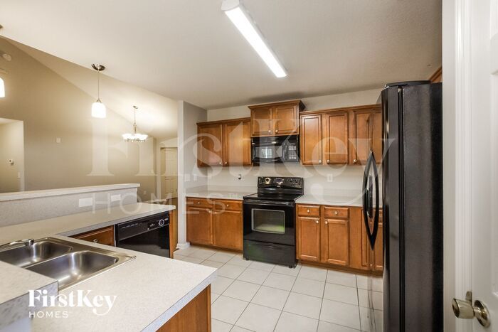 Building Photo - 11618 Village Pond Dr