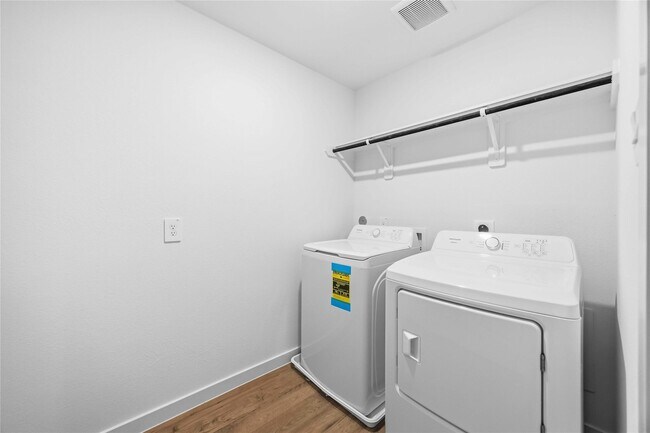 Building Photo - 28262 Meadowlark Sky Dr