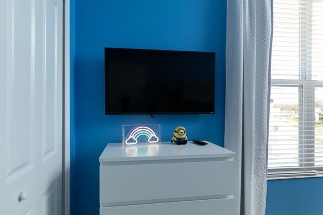 Building Photo - 4290 Paragraph Dr