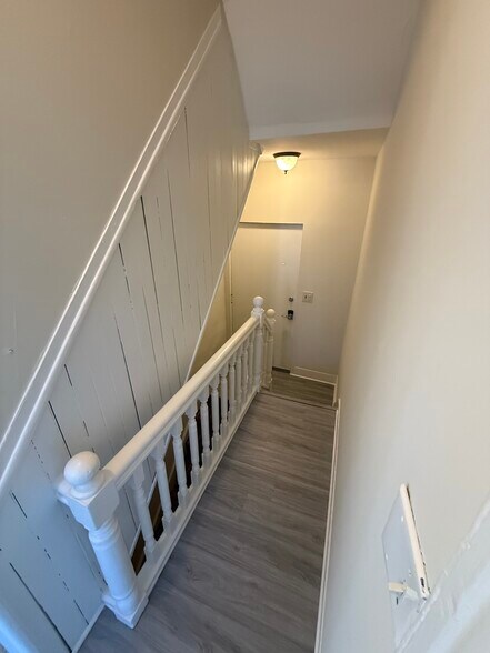 Building Photo - 411 Lyman Ave