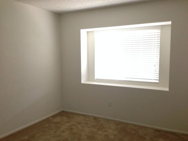 Building Photo - Beautiful CONDO for rent ! Shady Oaks Dr.!!!