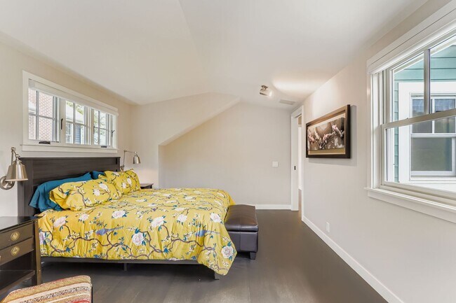 Building Photo - Beautiful Fully Furnished New Build in Newlands