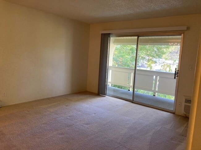 Building Photo - Charming 2 bedroom condo located in Walnut...