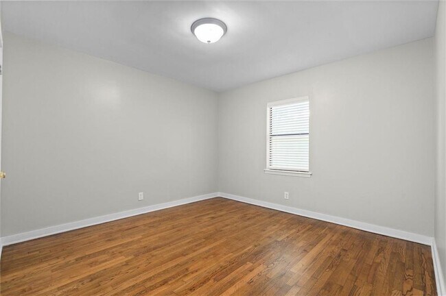 Building Photo - 2609 Longleaf Dr