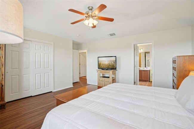 Building Photo - 410 S Water Ln