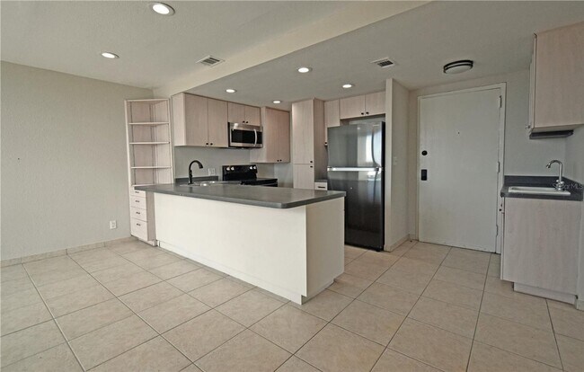 Building Photo - 4015 Bayshore Blvd