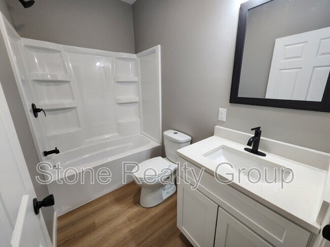 Building Photo - 1162 W Ewing St