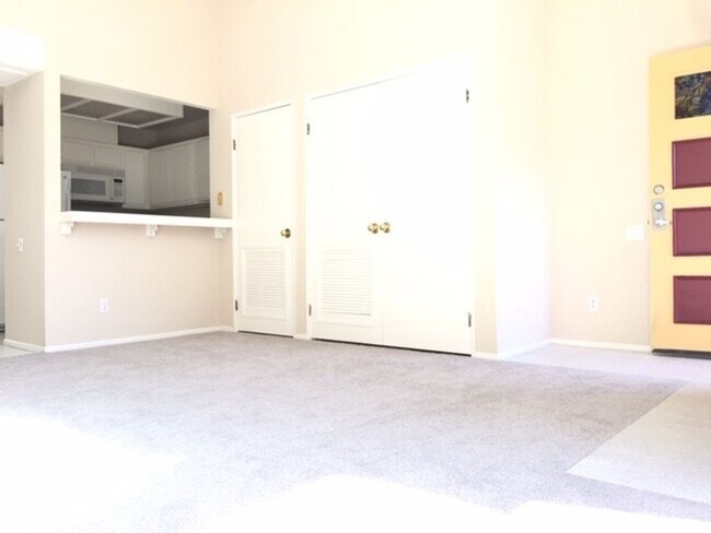 Building Photo - 25761 Le Parc