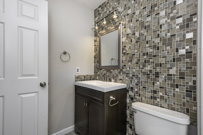 Building Photo - Spacious 3BR/2.5BA with Fenced Yard & Attached Garage in Piedmont $1,850/mo rent