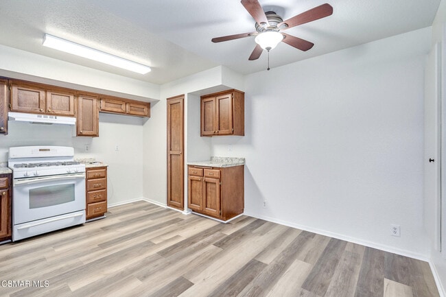 Building Photo - 150 Los Angeles Ave