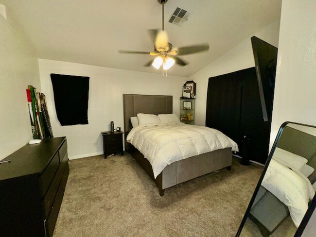 Building Photo - 4428 Rodman Dr