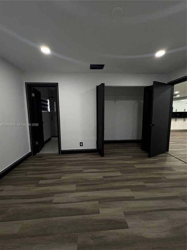 Building Photo - 1705 SW 100th Ave