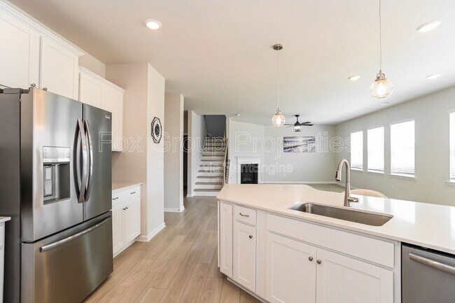 Building Photo - 6295 Fairfax Ct