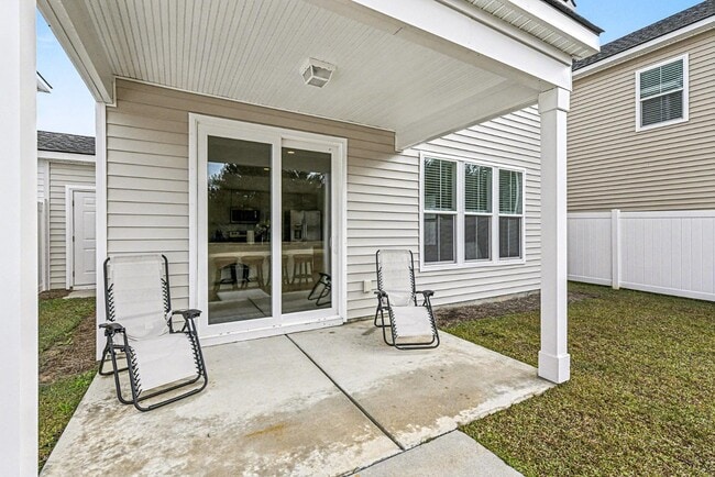 Building Photo - 153 Hawthorne Landing Dr