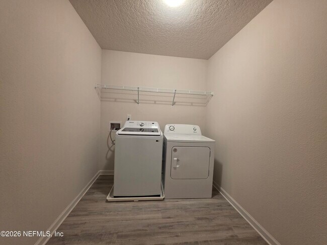 Building Photo - 4537 Pine Ridge Pkwy