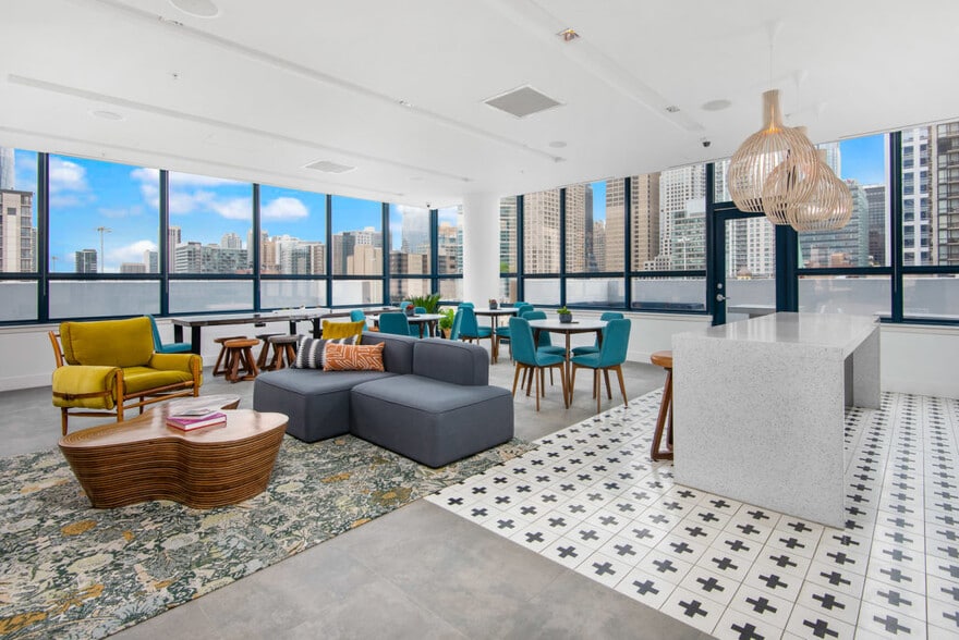 Building Photo - 801 W Adams St