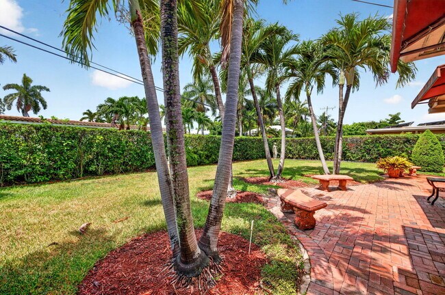 Building Photo - 2060 Tropic Isle