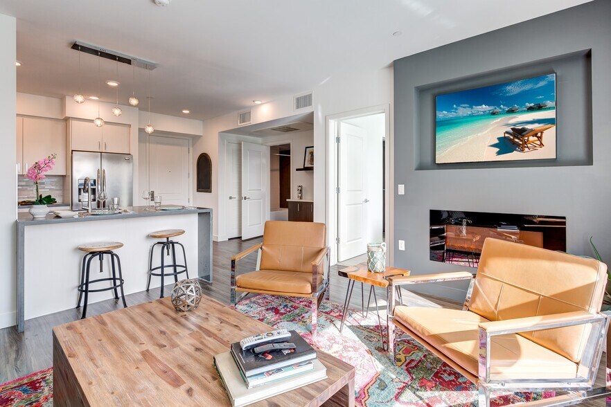 Interior Photo - MODERNO Metro