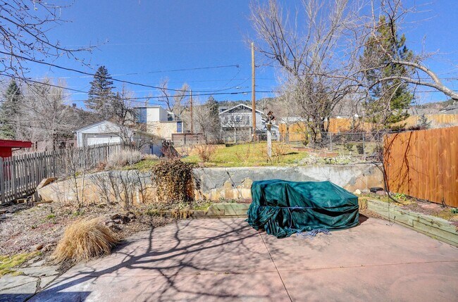 Building Photo - Available August 1, 2026 | PRE-LEASE 2 BED 1 BATH – Updated North Boulder Home Near Trails & Down...