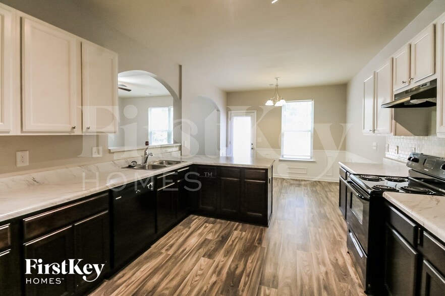 Building Photo - 44 Southwind Cir
