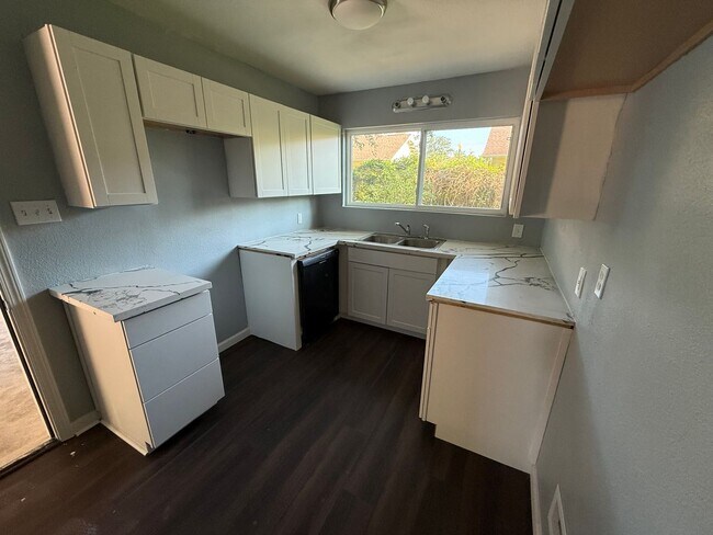 Building Photo - 3726 Edgemont Dr