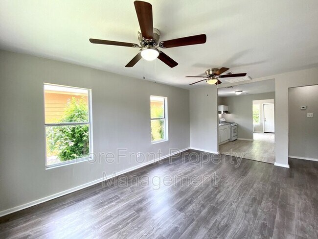 Building Photo - 1445 Delgado St