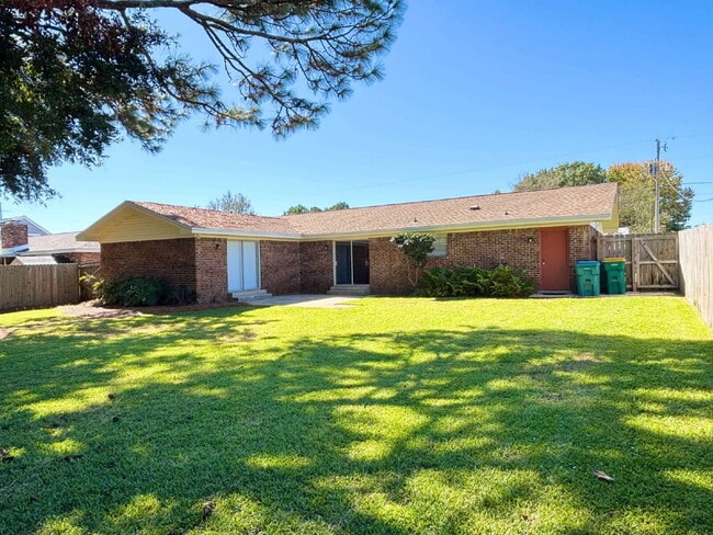 Building Photo - "Charming 3-Bedroom home in Mary Esther!"