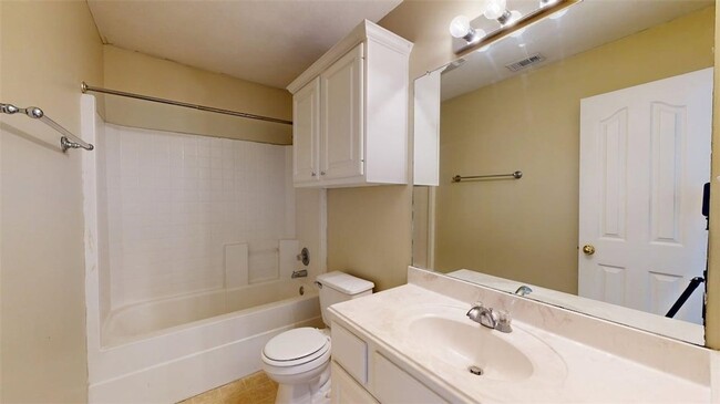 Building Photo - 2411 Trace Meadows