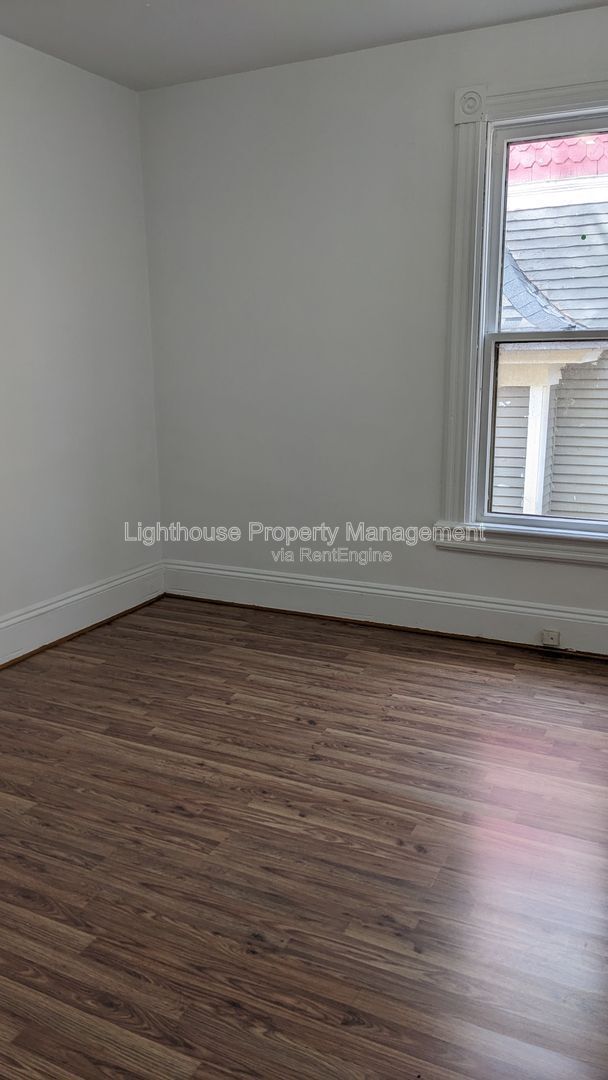 Building Photo - 511 Locust St