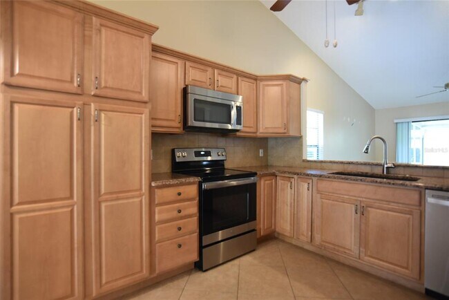 Building Photo - 1099 McKinnon Ave