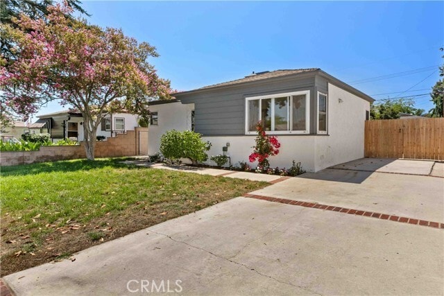 Building Photo - 2105 Pass