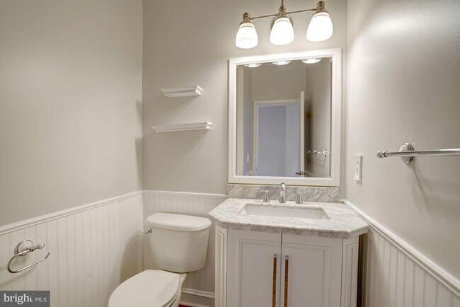 Building Photo - 6927 Rolling Creek Way